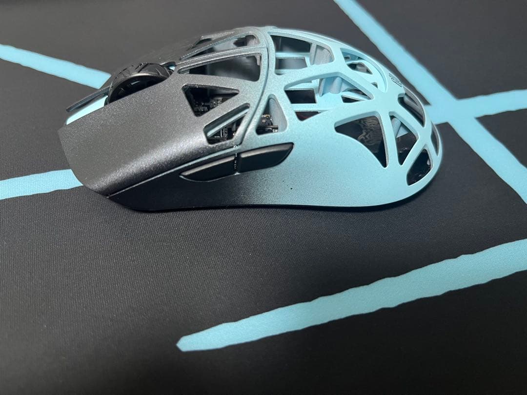 BEAST X PRO NOEZ 72X MOUSEとMOUSEPAD