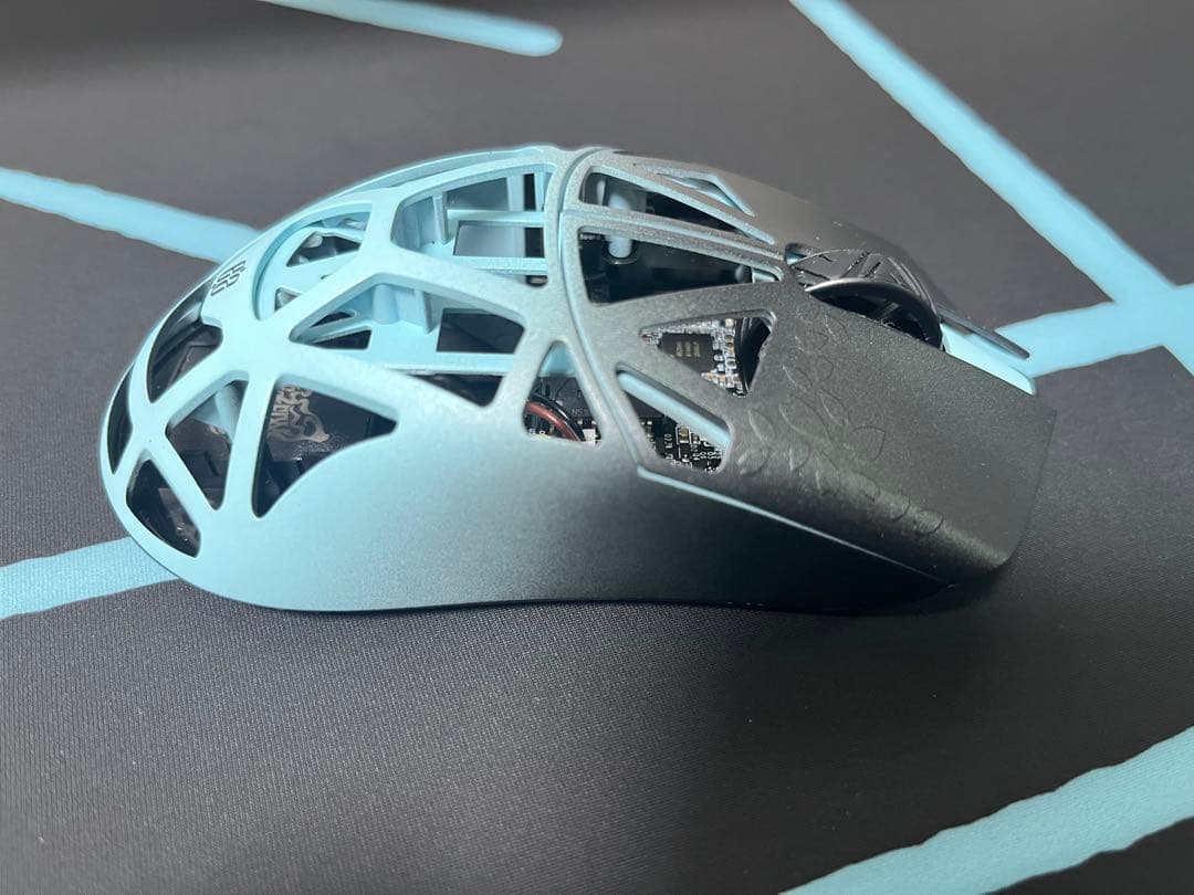 BEAST X PRO NOEZ 72X MOUSEとMOUSEPAD