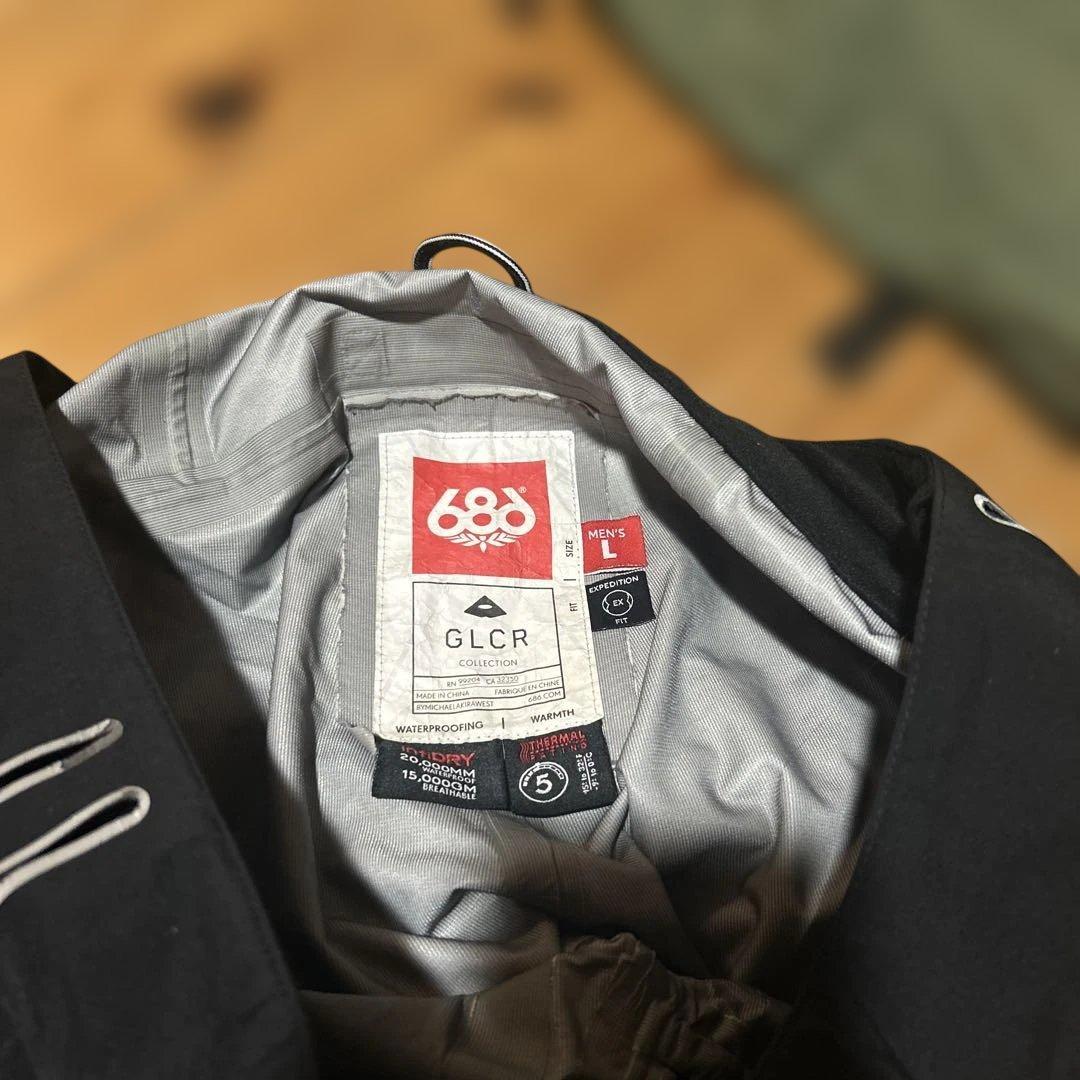 スノーボードウェア 686 サイズＬ　メンズ　上下セット　ブラック/カーキ