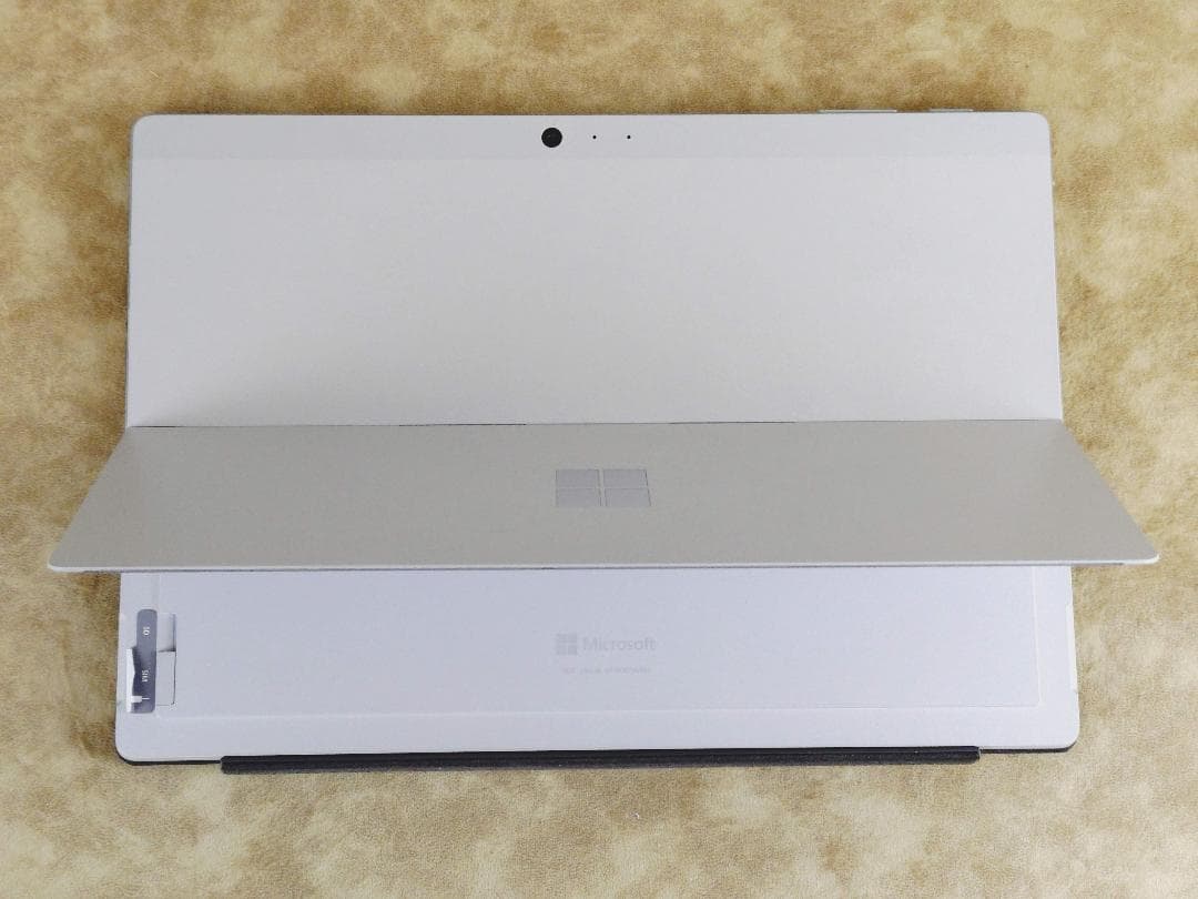 なお Surface Pro SIMフリー i5/8GB/256GB