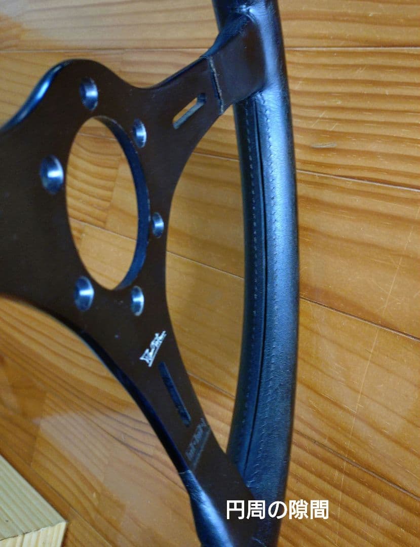 MOMO ステアリング35Φ　　　【ロニー・ピーターソン】