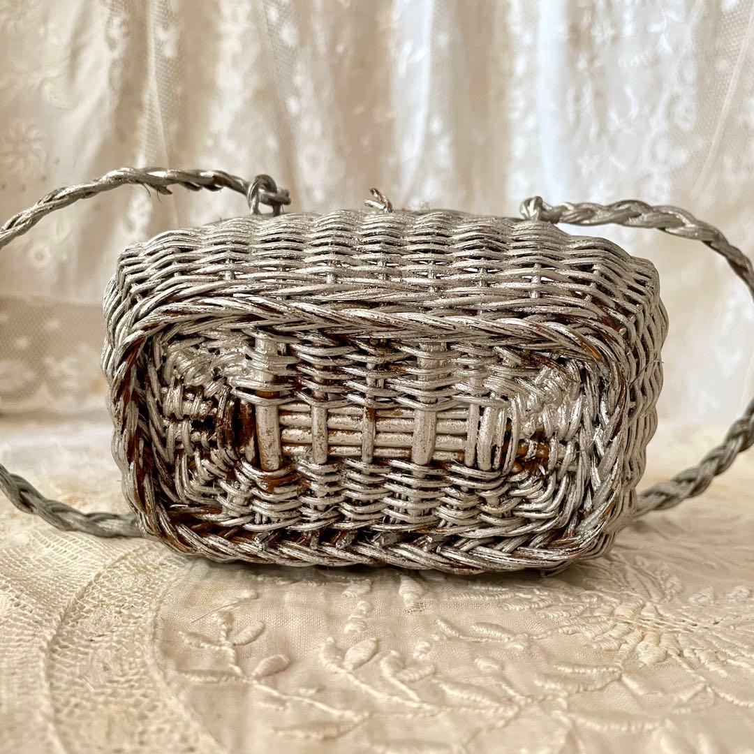 ドールパニエ　銀色　シルバーフランスアンティーク 人形用 ミニカゴ 籠 かご