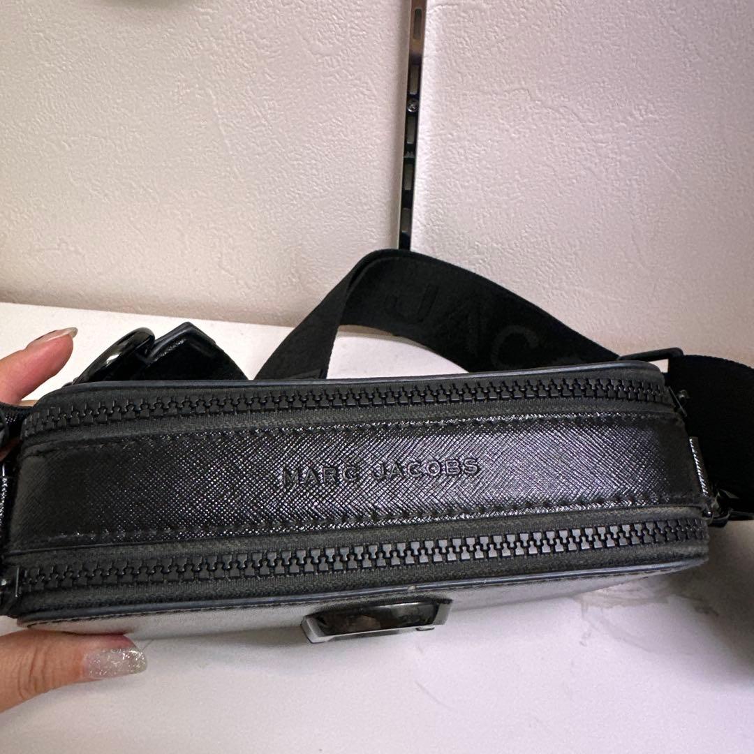 Marc Jacobs ブラック ボディバッグ