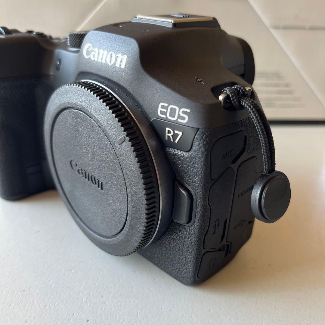 【美品】Canon EOS R7 ミラーレス一眼 本体