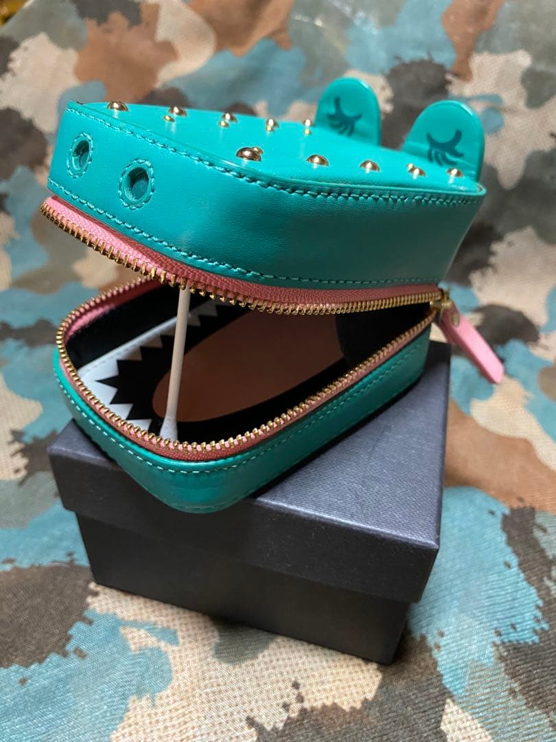 ターコイズ色の耳付きアクセサリーケース