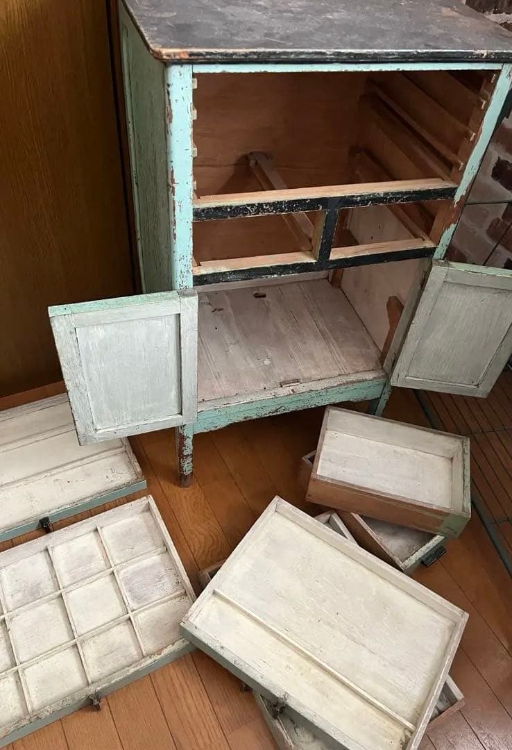 週末再お値下げ　キャビネット　医療棚　ペールグリーン　レトロ　古家具