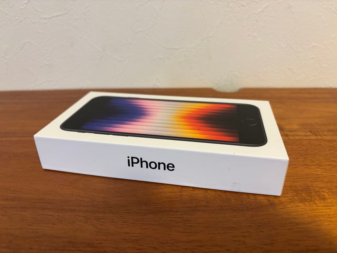 ☆美品・小傷あり☆iPhone SE 3 ⑧