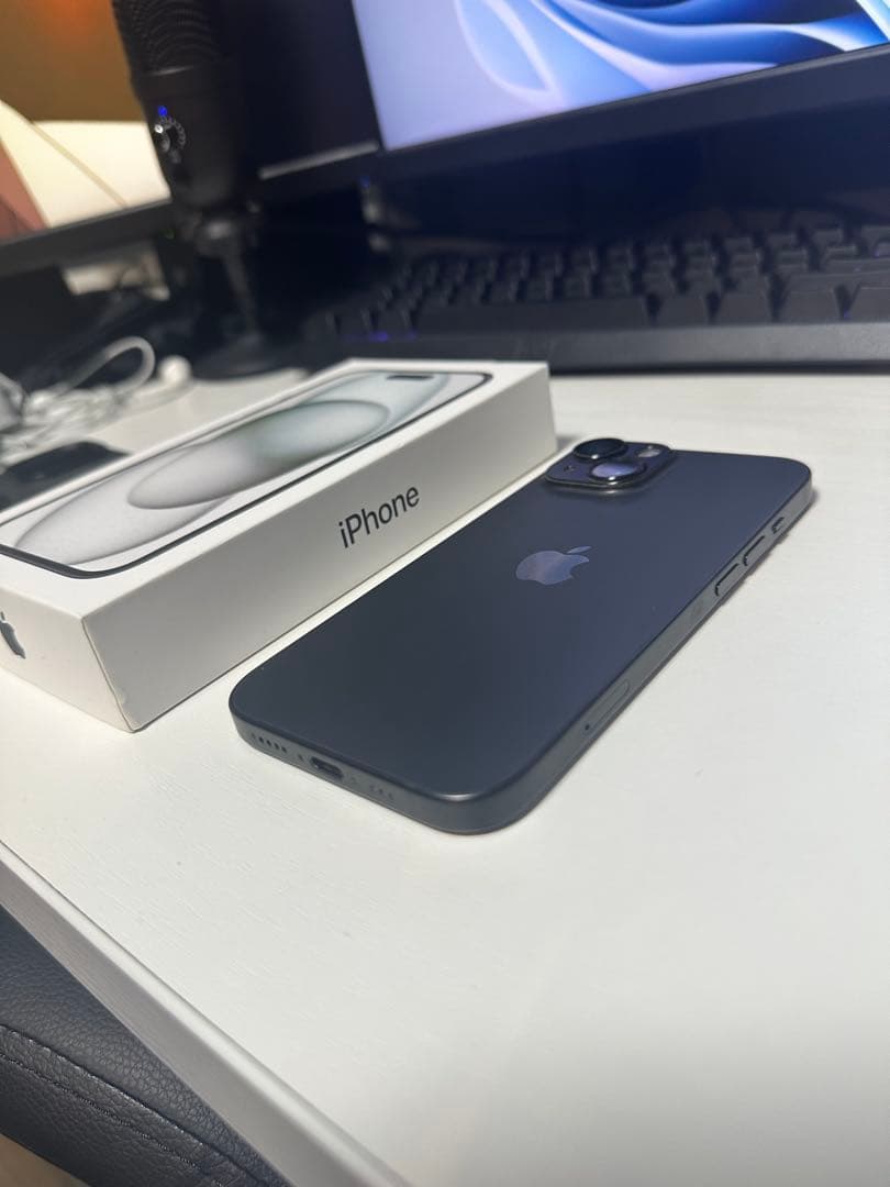 Apple iPhone 15 ブラック 本体 256gb