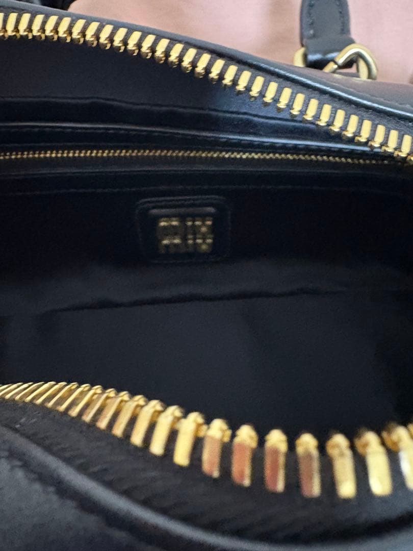 週末値下げ　miumiu ミュウミュウ　アルカディ　マテラッセ　レギュラーサイズ