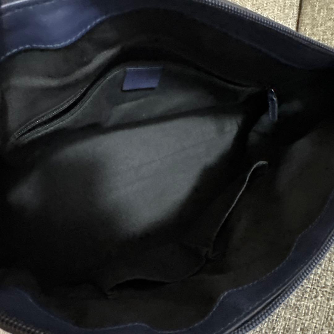 GUCCI ネイビー レザー バッグ