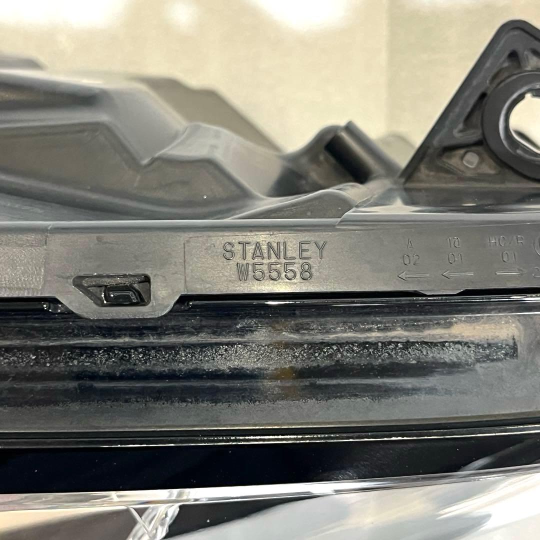 フィット 純正ヘッドライト右 GR1