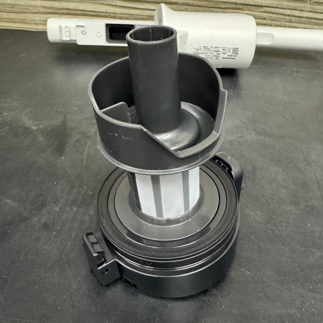 ☆パナソニック　コードレスクリーナー　パワーコードレス　MC-SB33J　24年