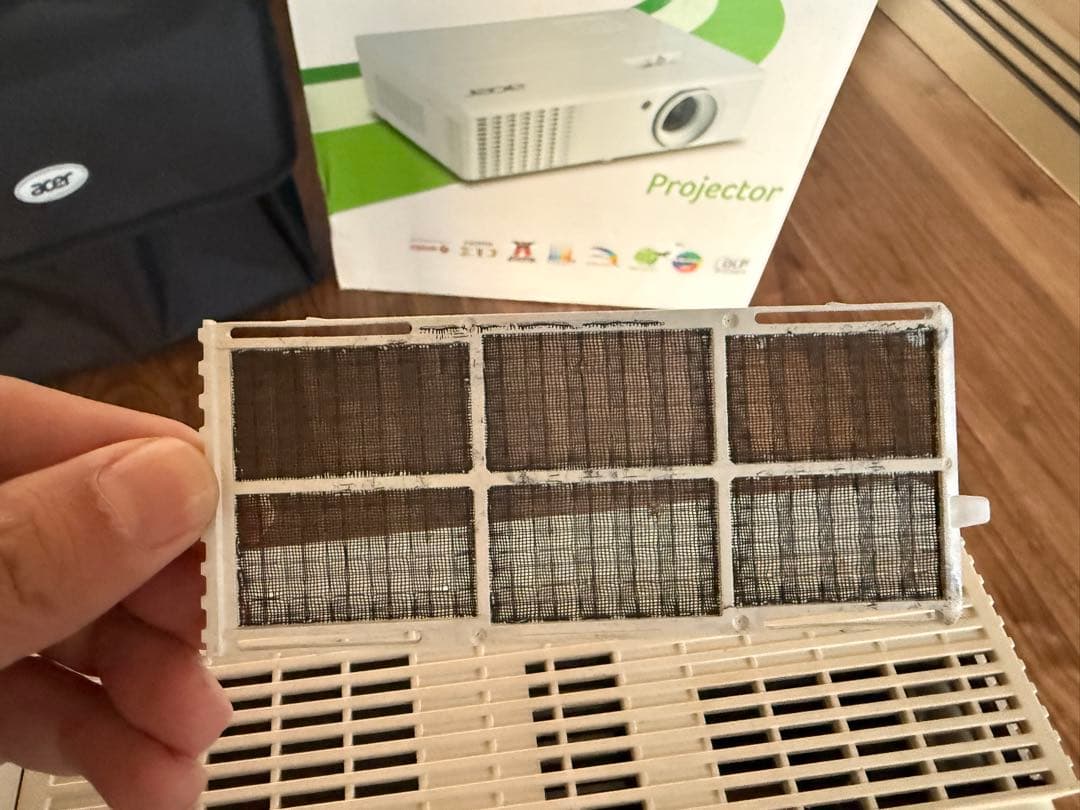 Acer H5370BD プロジェクター(ケース・3Dメガネ・リモコン付き）