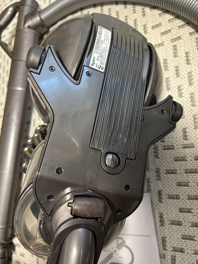 dyson ダイソン DC63 サイクロン式掃除機