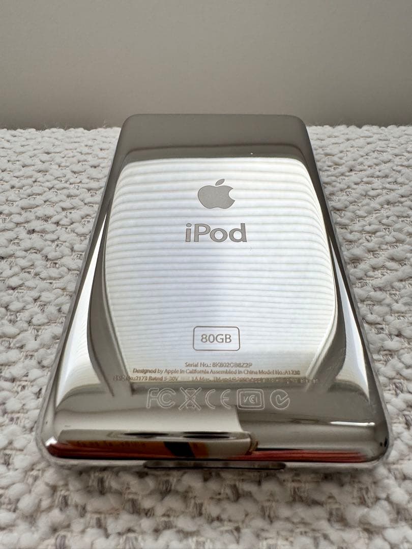 極美品 iPod classic A1238 80GB 新品バッテリー箱付き