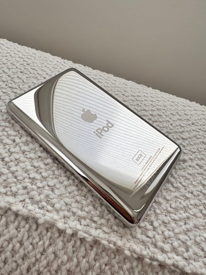 極美品 iPod classic A1238 80GB 新品バッテリー箱付き