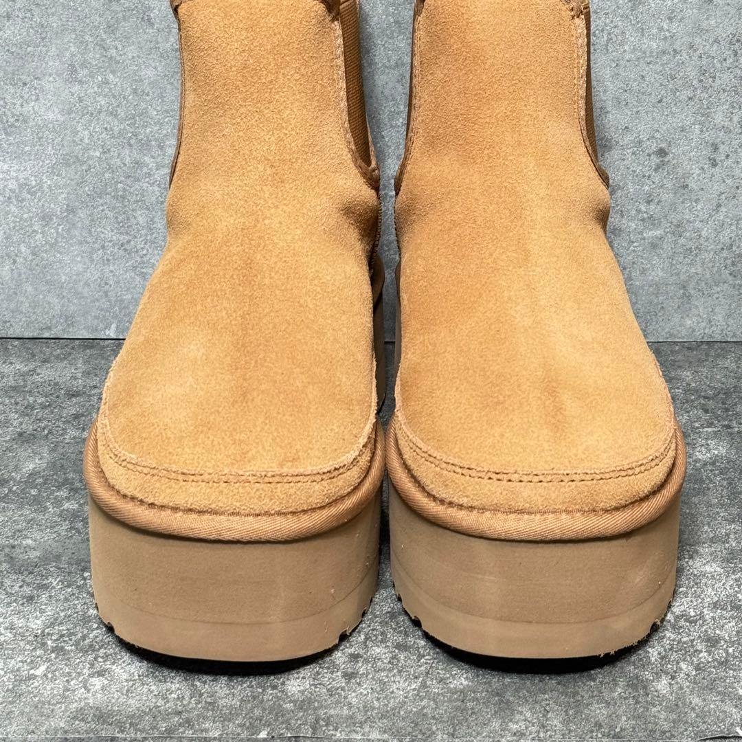 【新品】UGG ニューメル プラットフォーム チェルシーブーツ　23cm