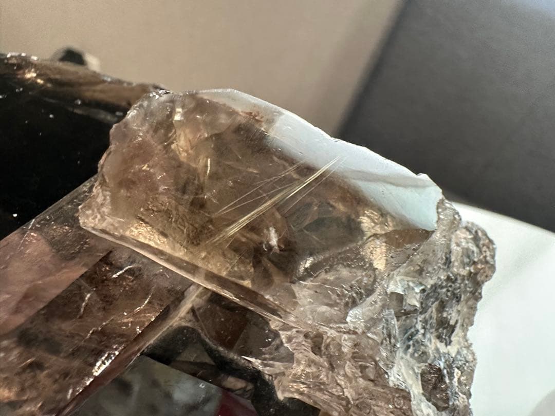 モリオン　黒水晶　1.9キロ　幸運　ルチル　虹入り　針入り