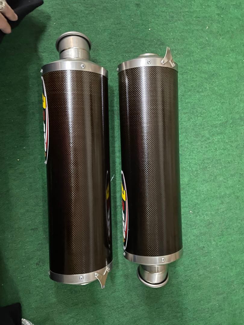 3日のみ値引き新品YZFR12004-2006 チタンドライカーボンサイレンサー