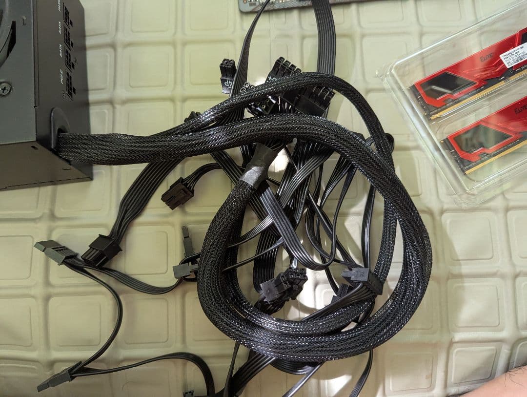 GIGABYTE LGA 1700 H610M メモリ　電源　他セット