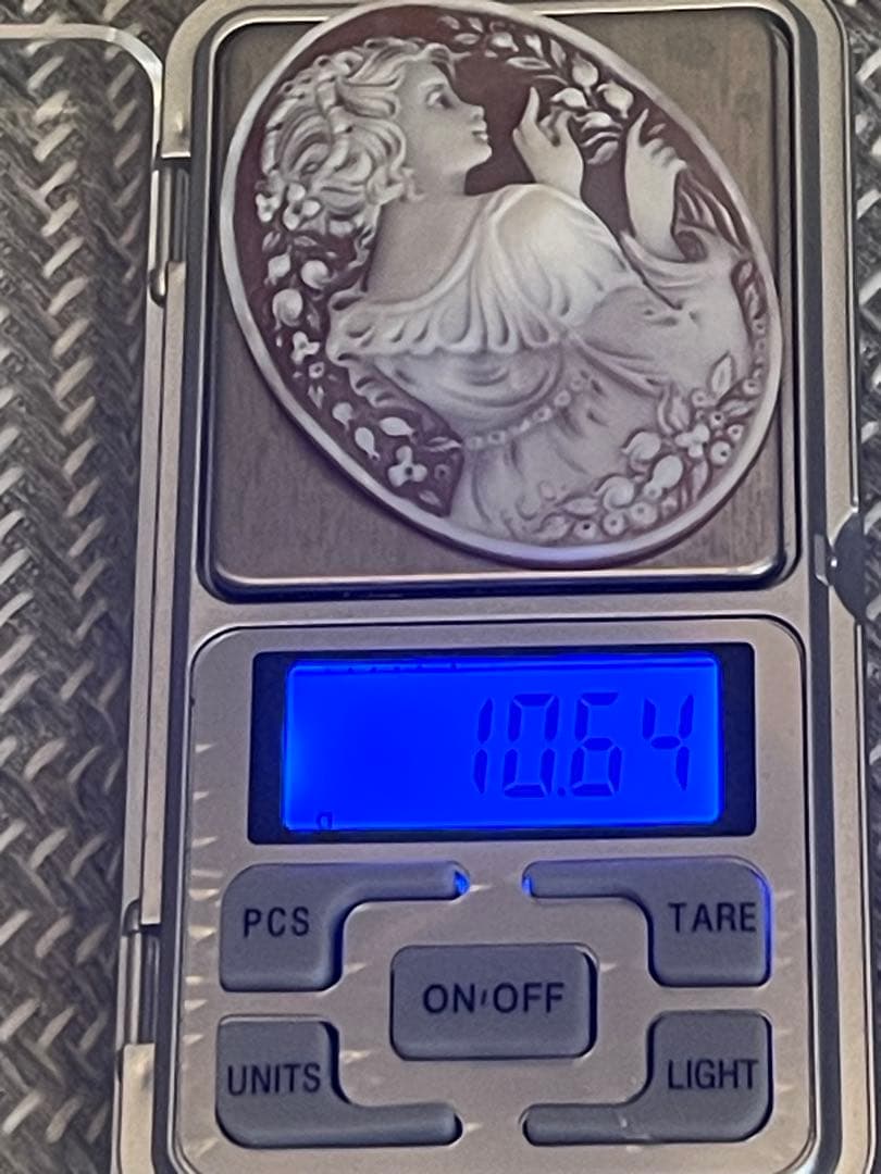 【新品】ＦＣＯ氏作　女性彫刻 高級シェルカメオルース 60ｍｍ×45ｍｍ