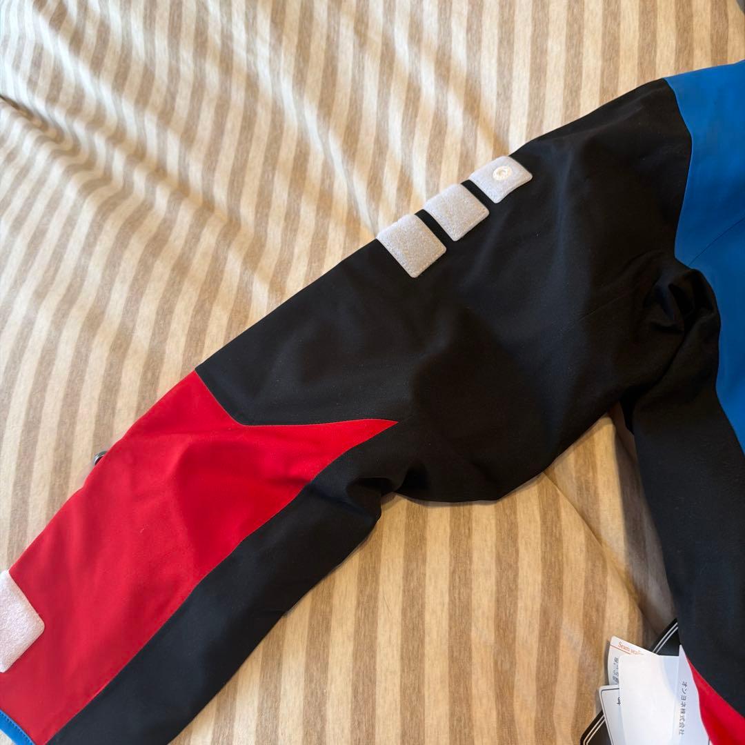 オンヨネゾーンアフタージャケット新品未使用品サイズＭ