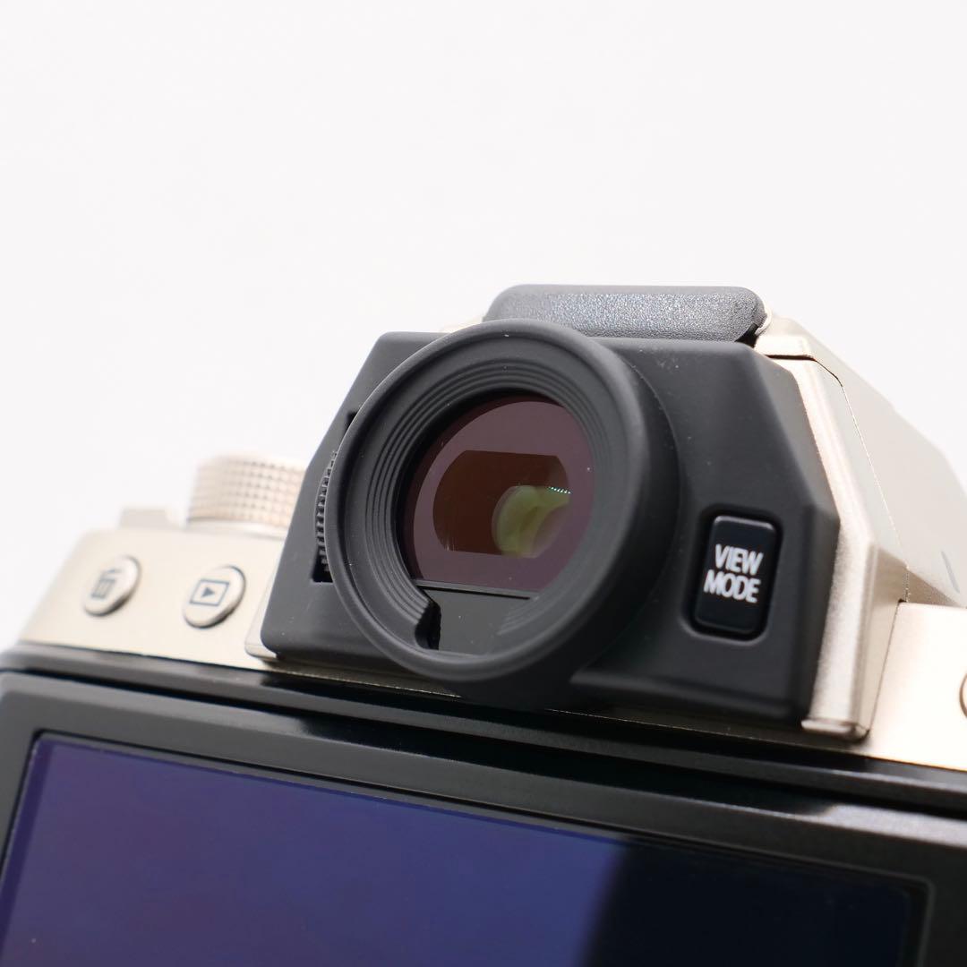 フジフイルム X-T100 ボディ シャンパンゴールド　FUJIFILM