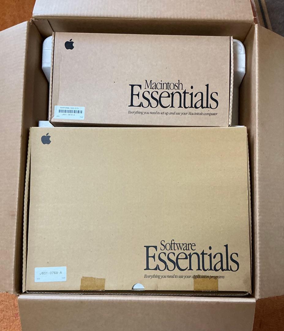 Macintosh Performa 575 本体と周辺機器