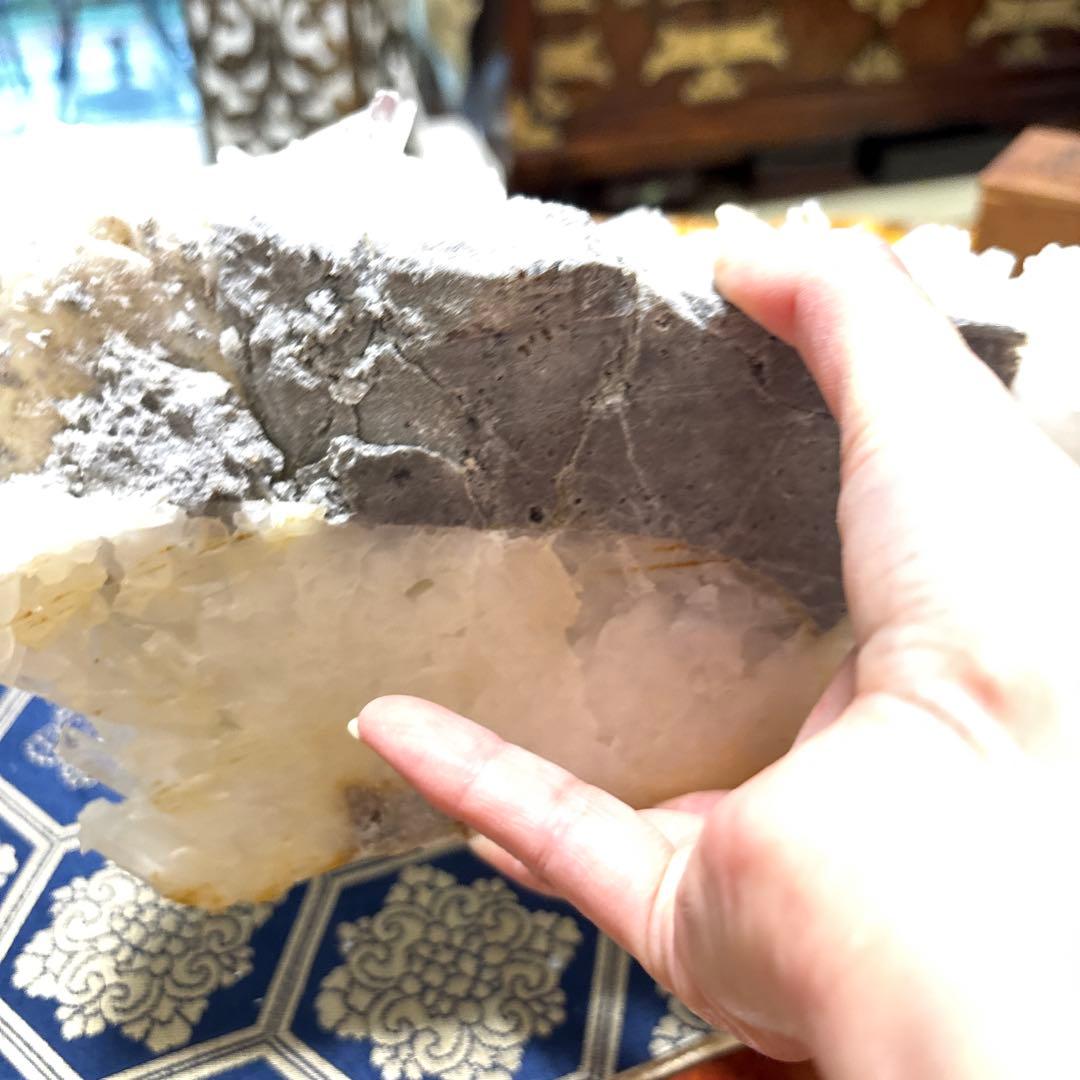 水晶の結晶塊 約２.１キロ