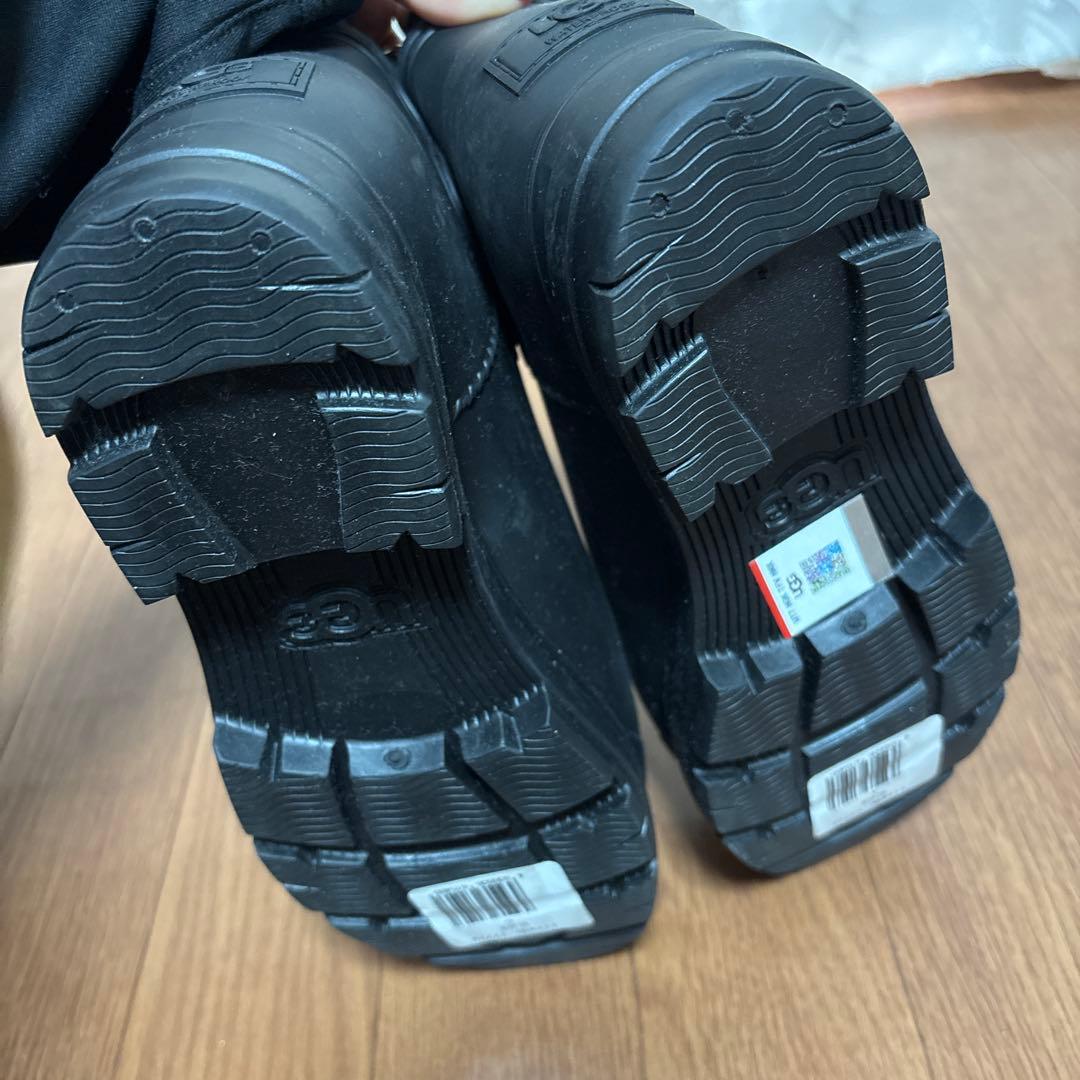 新品UGG ブラック ショートブーツ 雨天用　起毛取り外し可能！ インヒール
