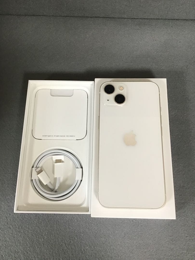 超美品　Appleストア版　SIMフリー　iPhone13 256GB