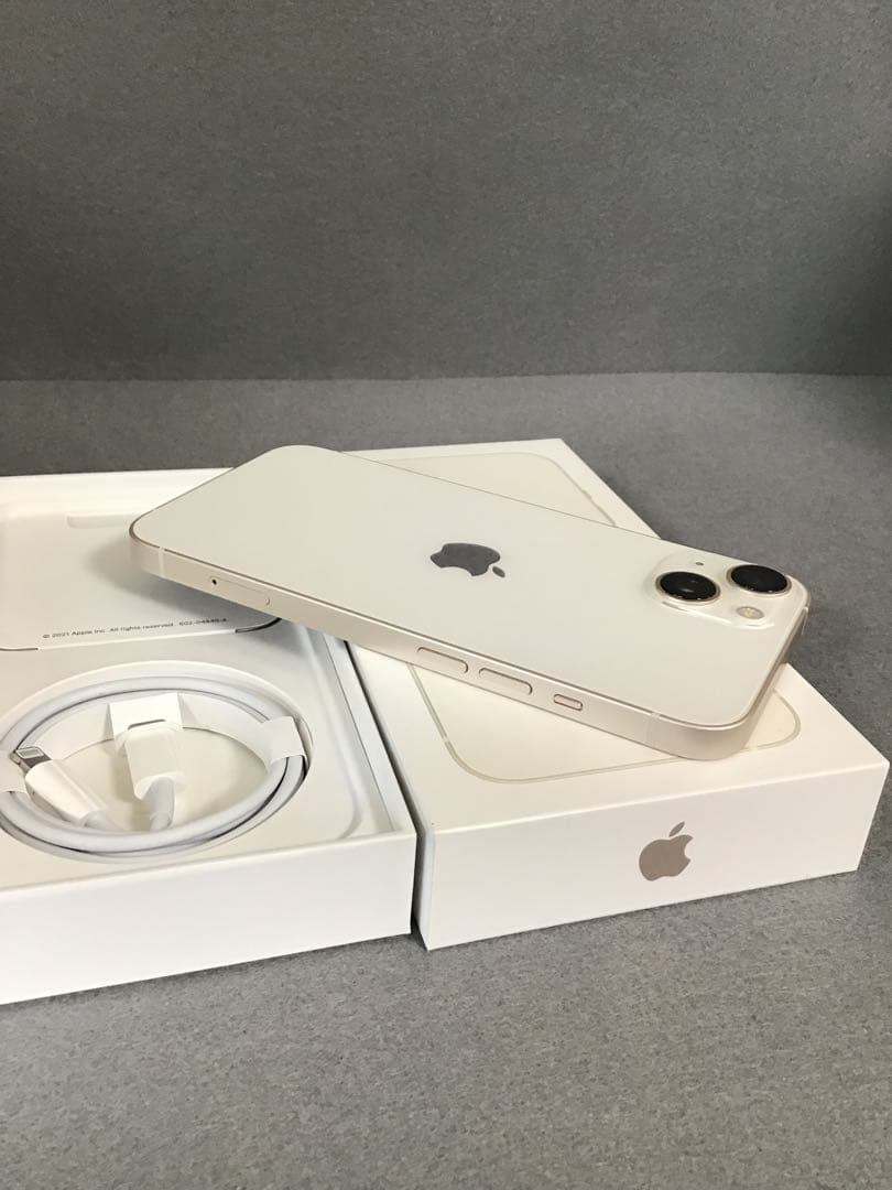 超美品　Appleストア版　SIMフリー　iPhone13 256GB
