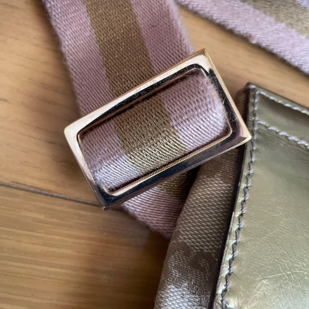 GUCCI ベージュ ボディバッグ