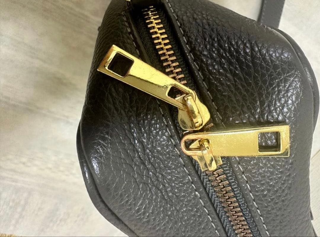 2024 イエナ　マニュエルミラノ　レザーバッグ　ショルダー　　グレー