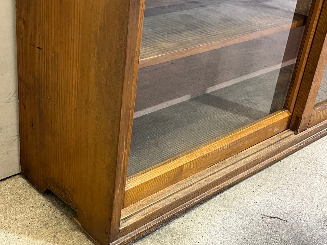 p*n様 古い木製の薄型陳列棚 ガラス戸棚 シンプル店舗什器