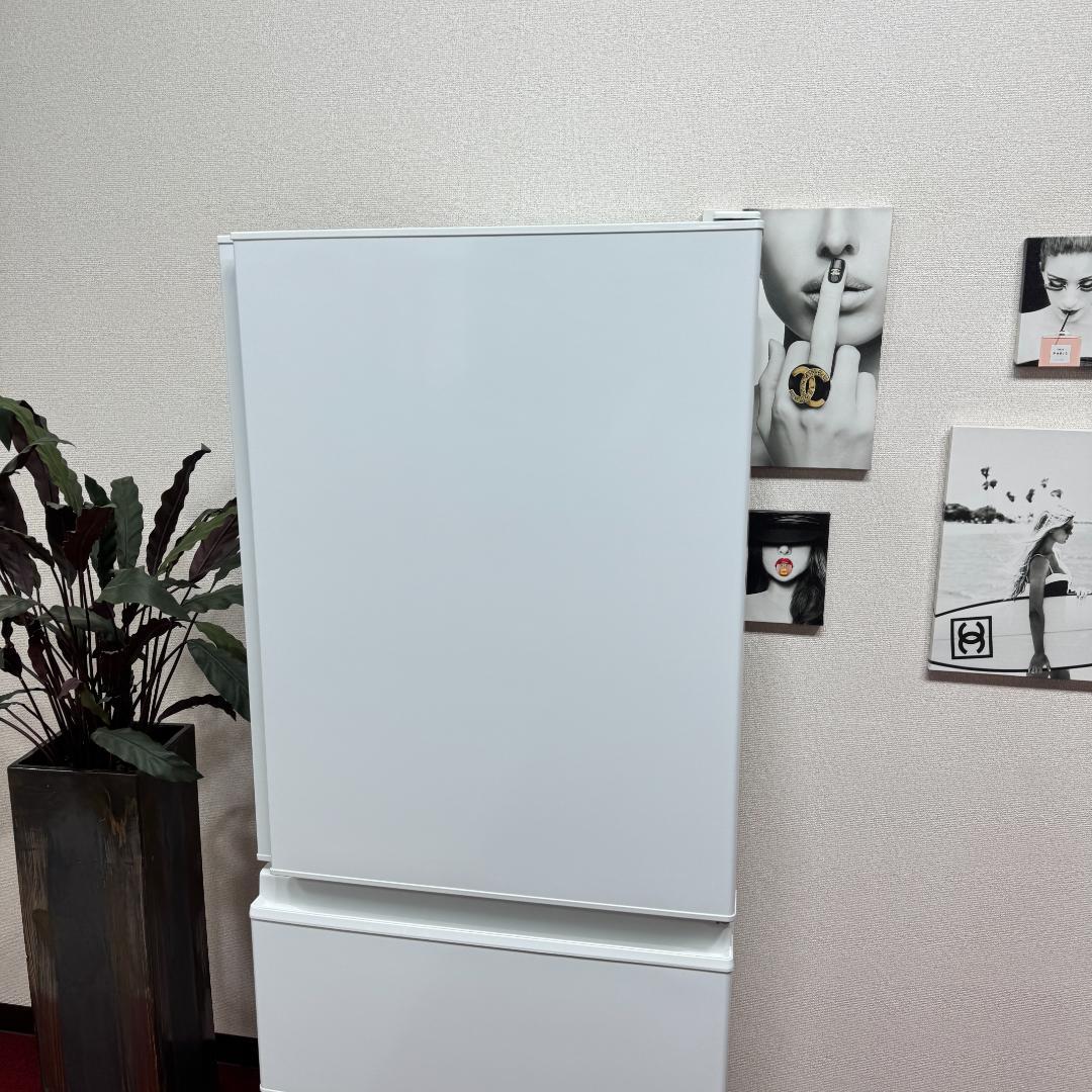 都内23区配送無料　超美品3ドア冷蔵庫2024年製　330L　MR-C33K-W