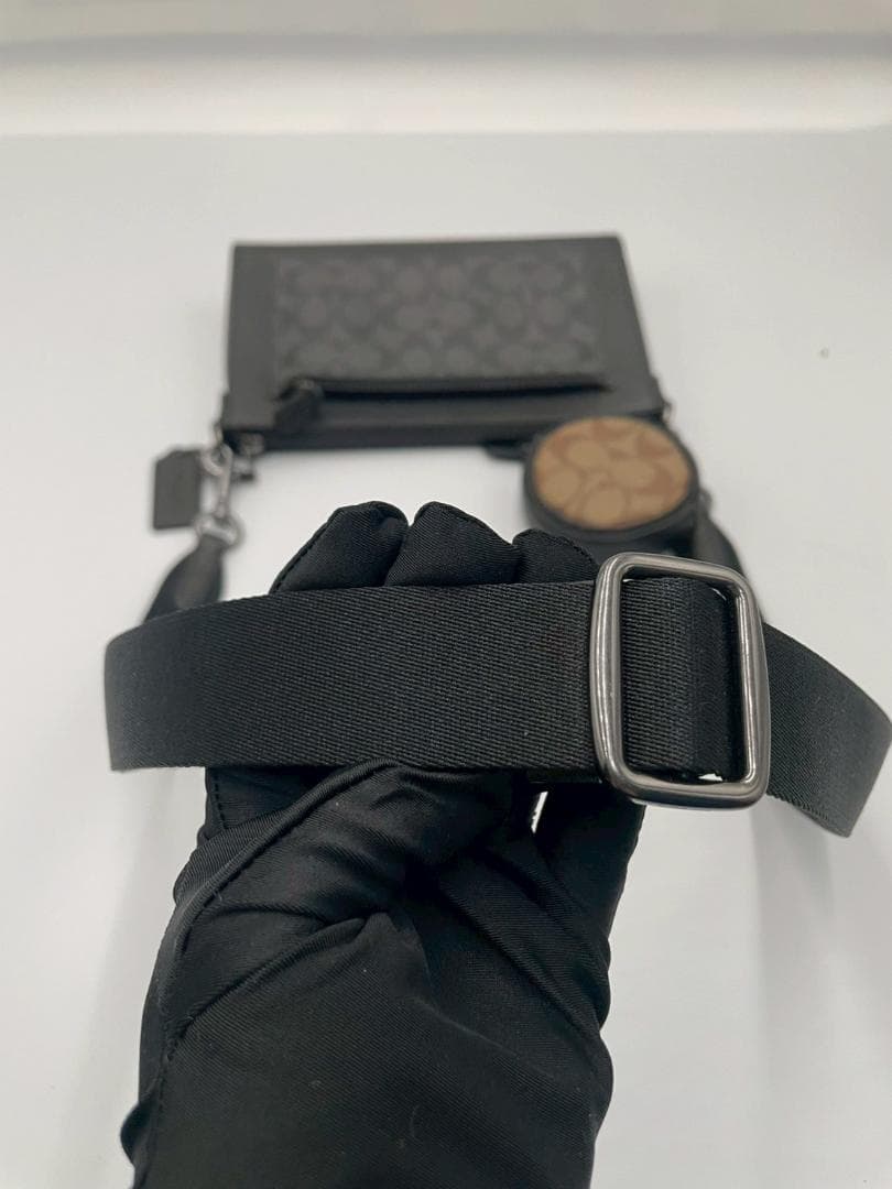 coach　コーチ　ホールデン　クロスボディ　シグネイチャー　キャンバス