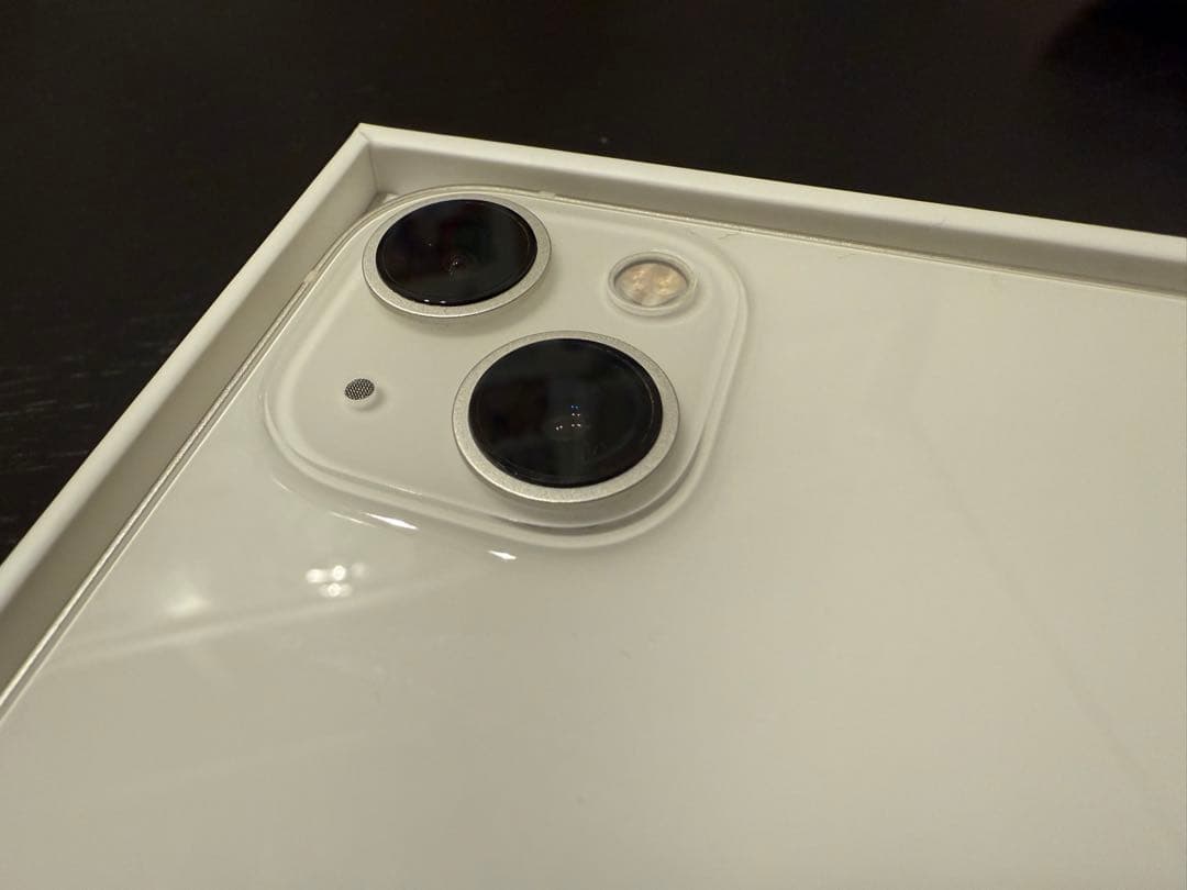 iPhone13 256㎇ スターライト 美品 バッテリ残量83% SIMフリー