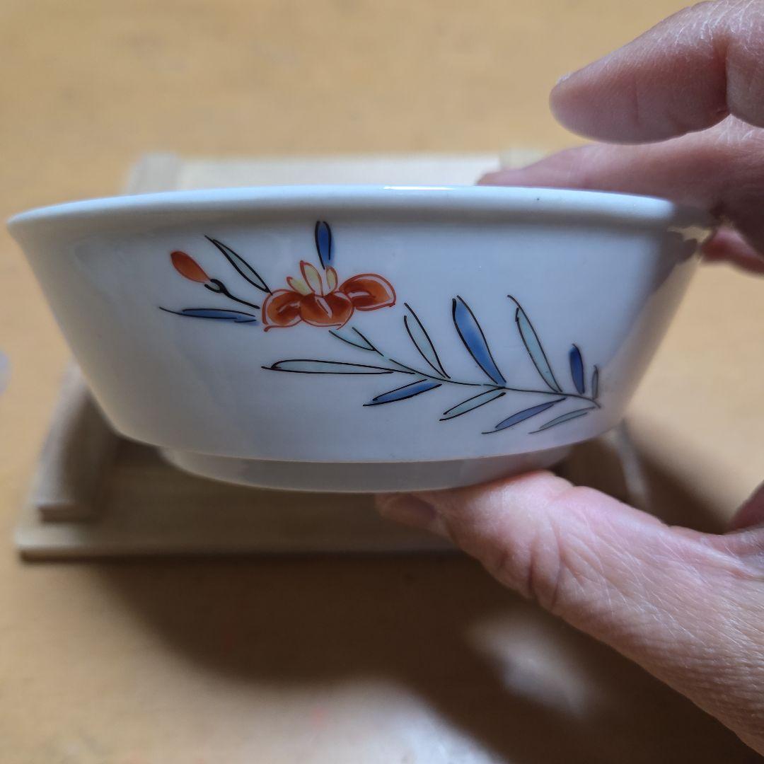 江戸中期　色絵柿右衛門唐子花図鉢（向付け）