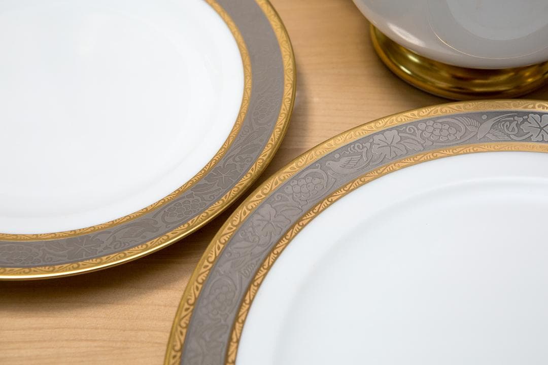 大倉陶園 金白金蝕ぶどう唐草 ディナーフルセット No.6 PT 1246