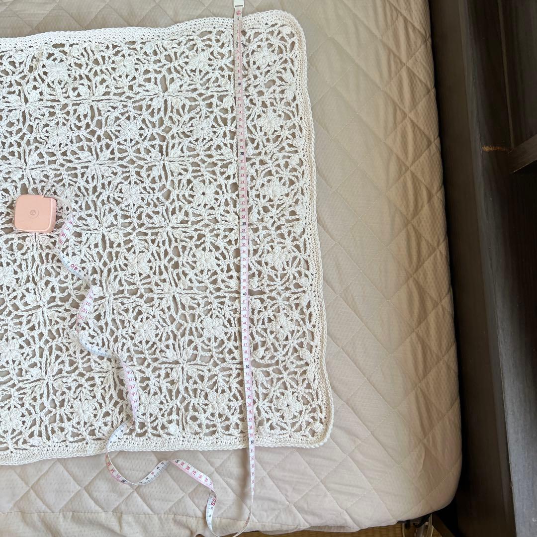 ホワイトレース編み コットン製　マルチカバー