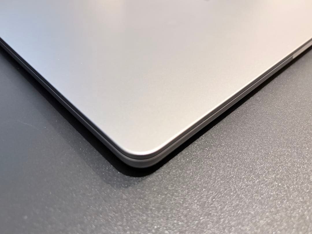 M2チップ Macbook Air 1TB SSD 8GB RAM