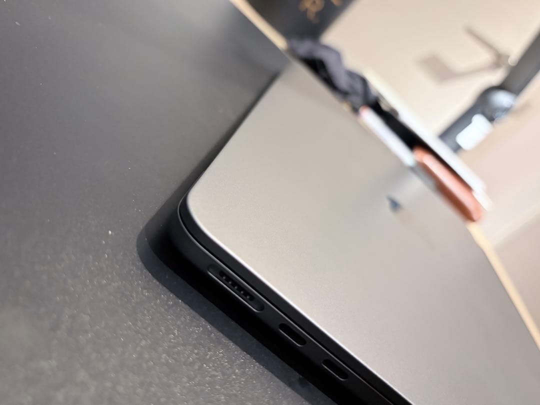 M2チップ Macbook Air 1TB SSD 8GB RAM