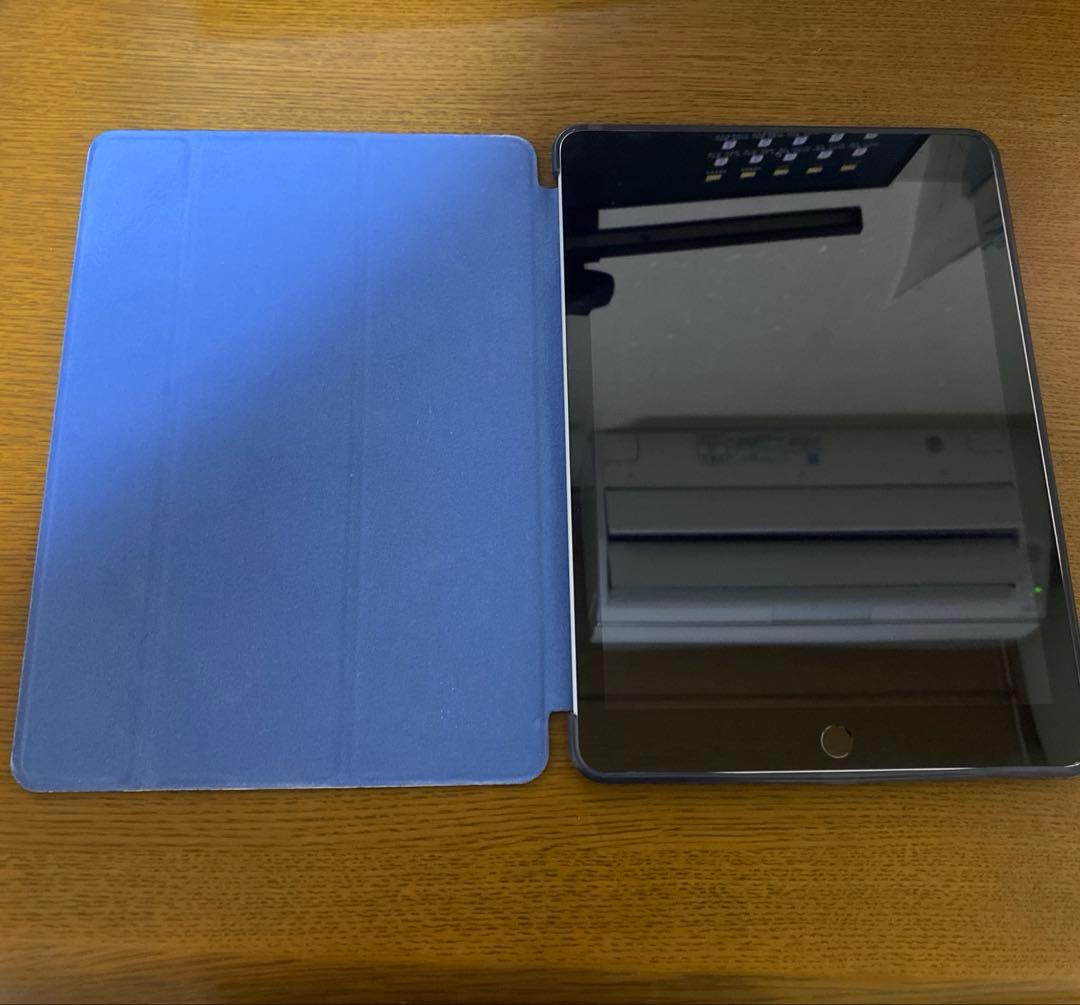 iPad 第6世代　32GB シルバー＋ペン＋ケース