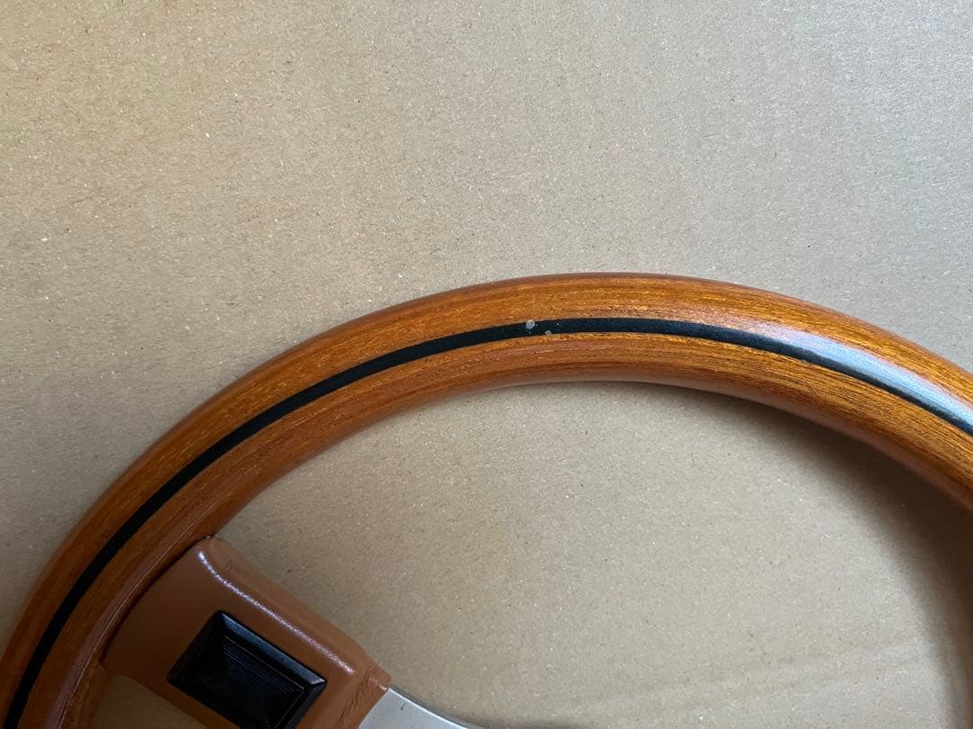 イタルボランテ　ウッドステアリング　36・5cm 中古品