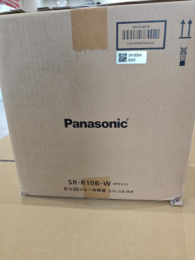 新品開封品未使用 パナソニック 炊飯器 ホワイト SR-R10B-W 外箱破損有
