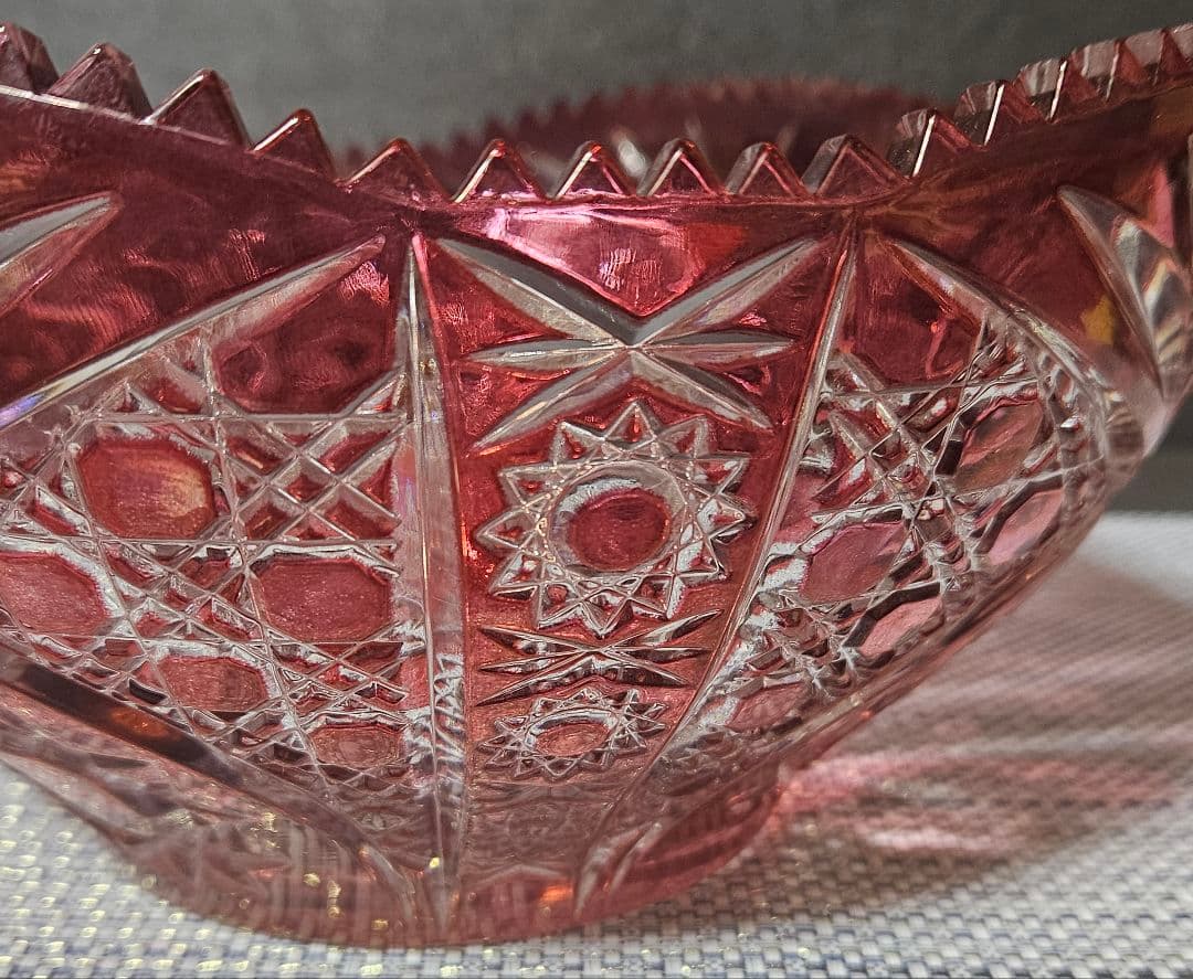 輸入品フランス製　赤被せ　クリスタル　カットガラスボール　切子ボール　オブジェ