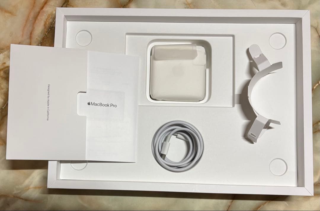 [Lot Fun store様 限定] Apple MacBook Pro