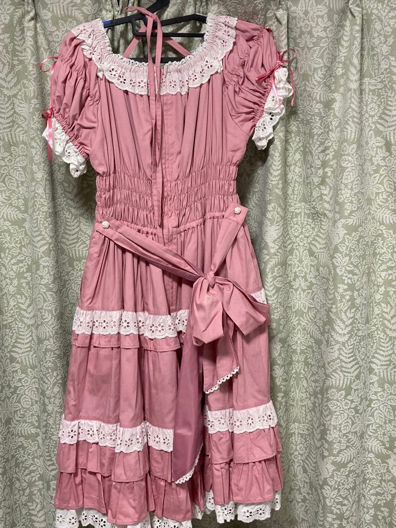 お花レースシャーリングワンピース(年明けまで)