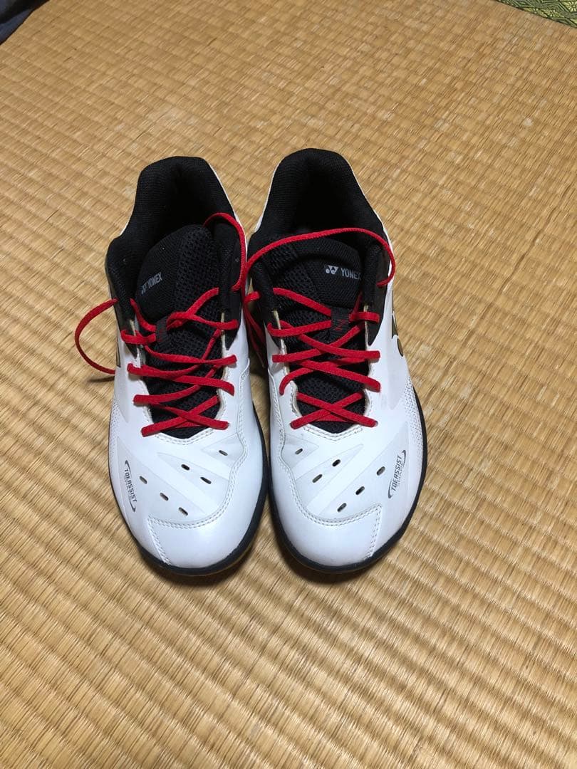 YONEX バドミントンシューズ 65zホワイト/レッド
